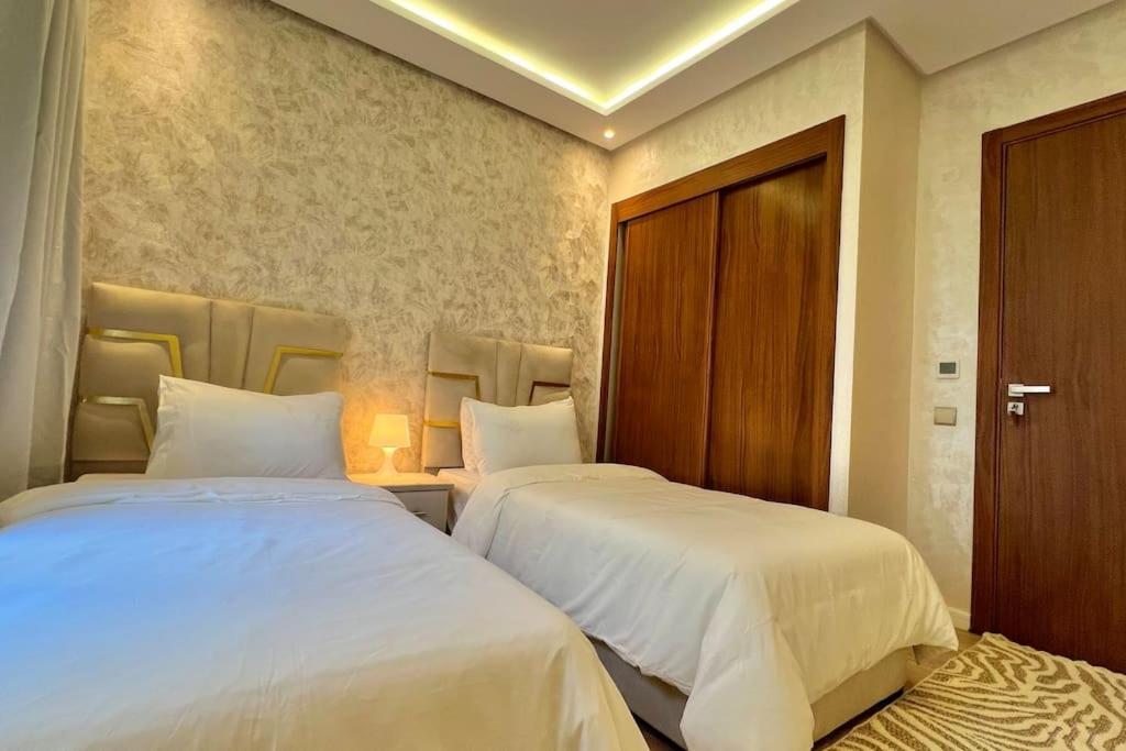 N4 Luxury La Corniche - Essabah *
